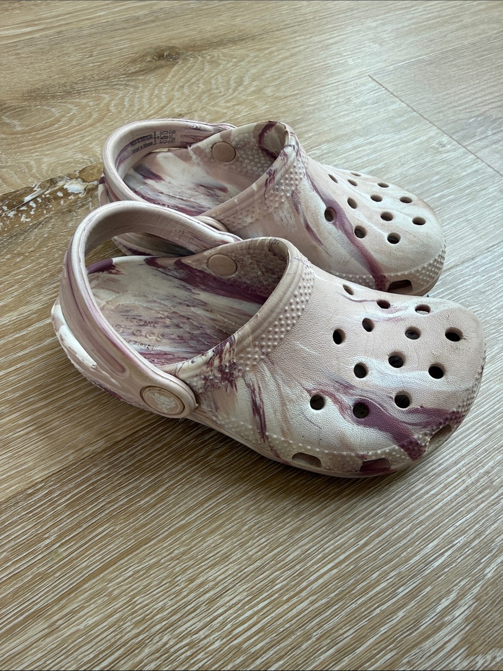 Pink Marble Crocs Size 9 Toddler - Picture 4 of 4